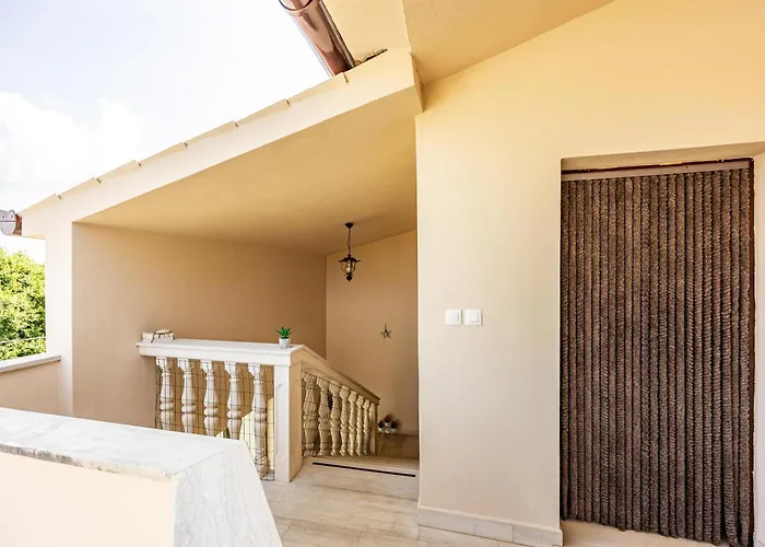 Radosevic דירה *