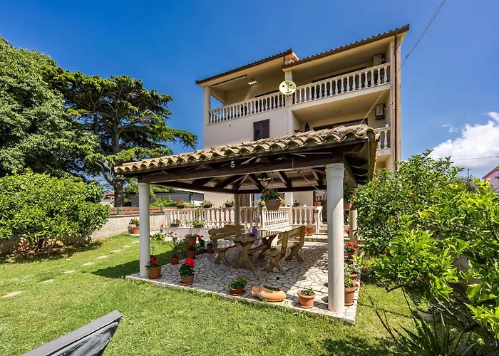 Radosevic דירה מדולין